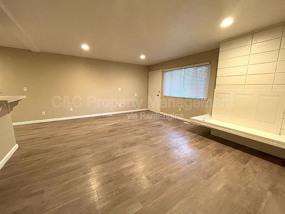 4th image of 802 Sunset Dr #B