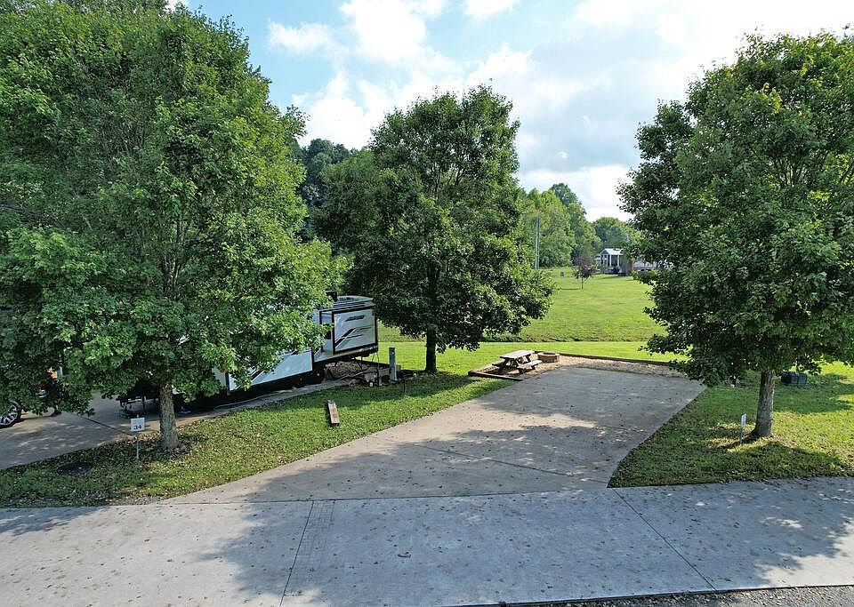 1st image of 33 Mountain Meadows Cir