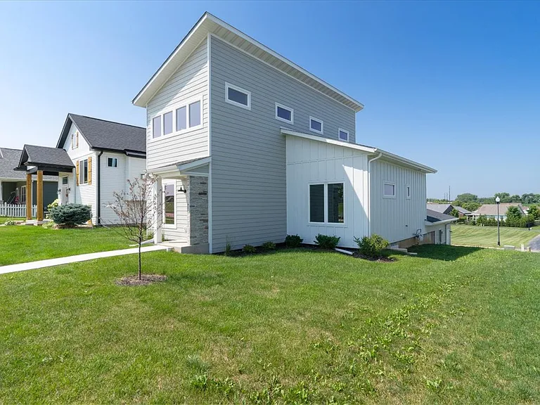 6136 Mississippi Ave — Photo 2