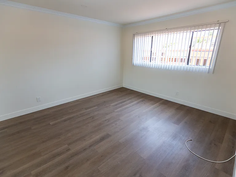 13830 Moorpark St #205 — Photo 11