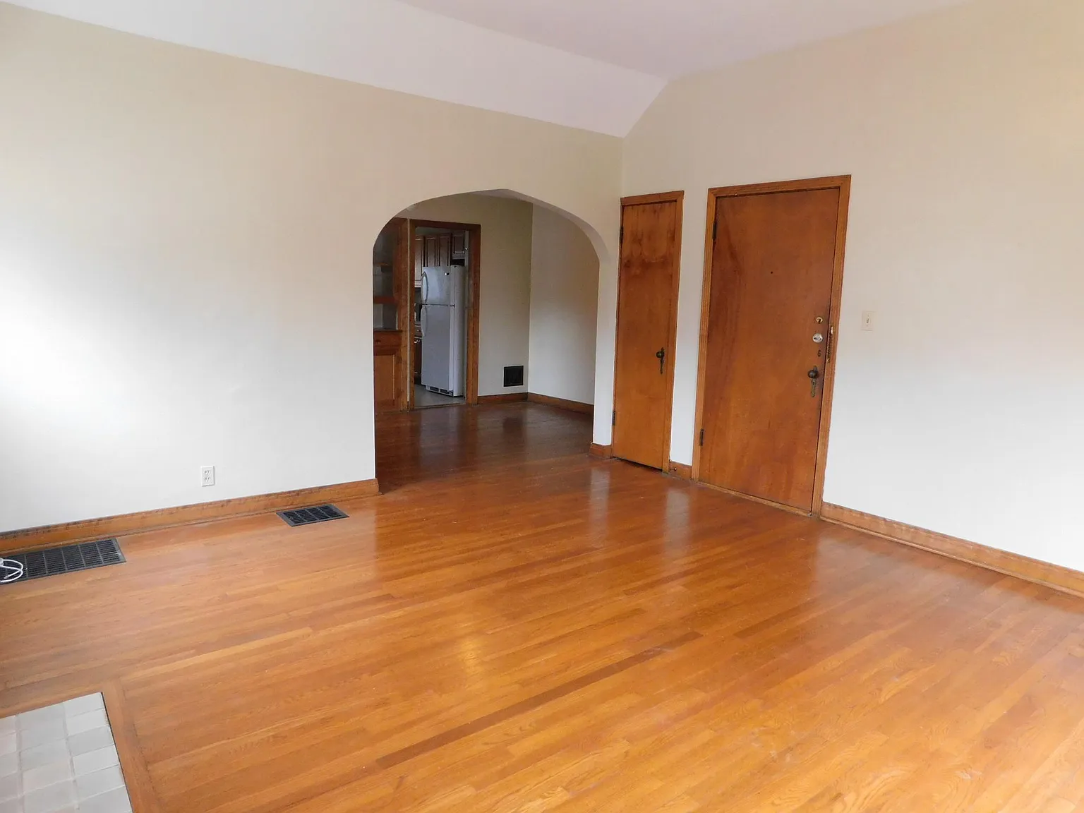 1 bed, 800 sqft, $1,100 — Photo 3