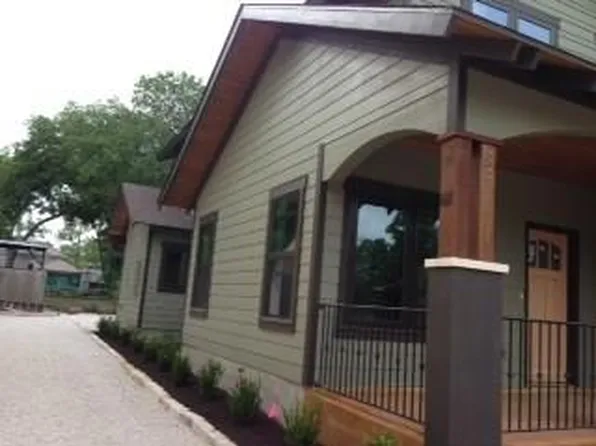 5601 Joe Sayers Ave #B, Austin, TX 78756