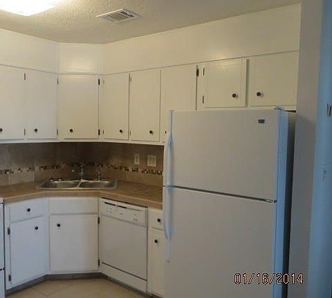 4th image of 1279 Redwood Ln #140