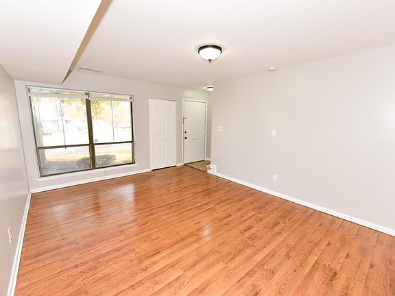 3rd image of 4695 Keswick Ct APT A