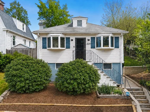 229 Fulton St, Medford, MA 02155