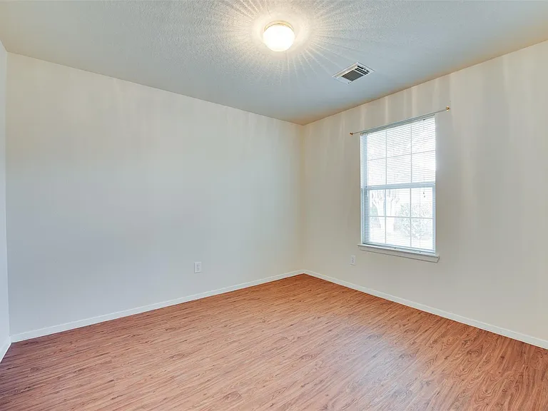 6129 Lone Prairie Way — Photo 22