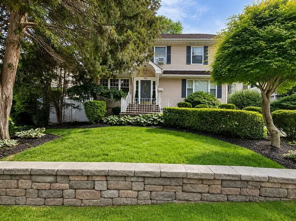 306 Passaic Ave, Hasbrouck Heights, NJ 07604
