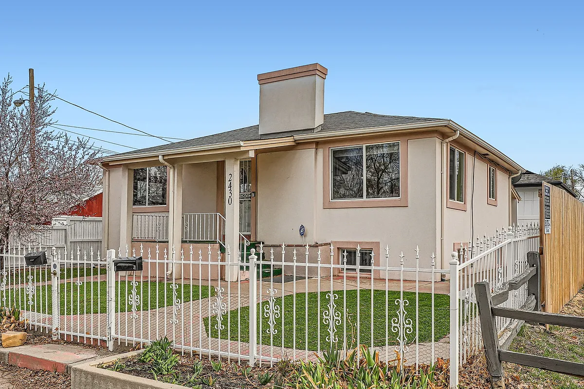 Building Photo - 2430 W 39th Ave