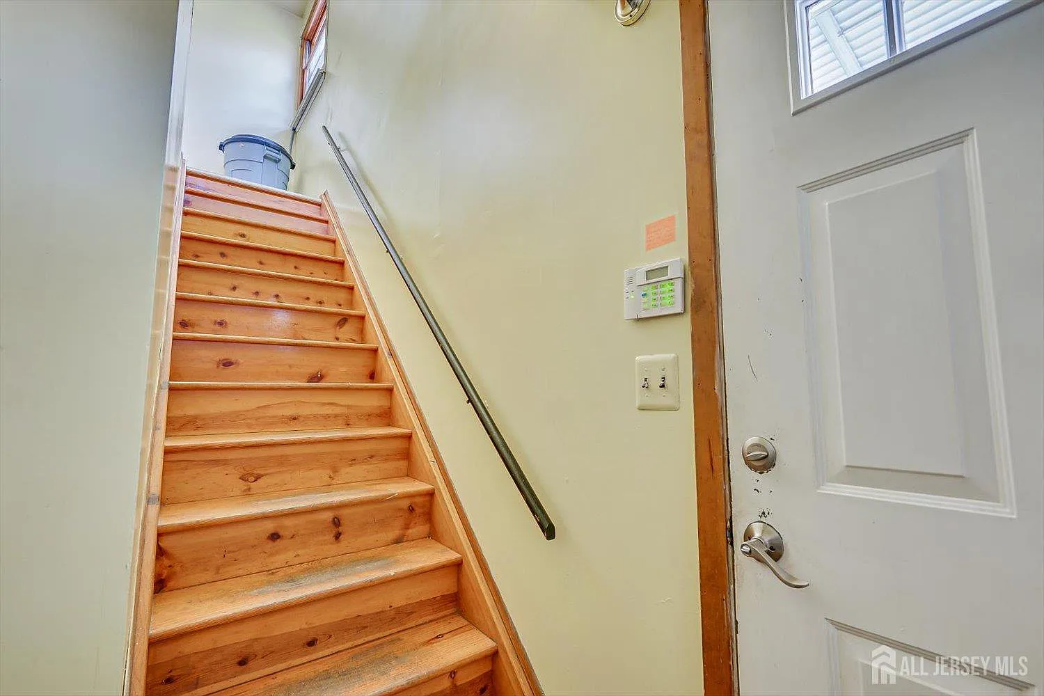 3 bed, 1.0 bath, $2,700 — Photo 4