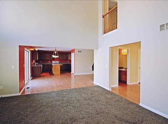 5th image of 17262 Geranium Dr