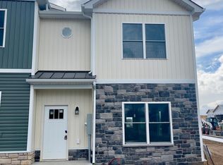 606 Zephyr Dr, Rockingham, VA 22801