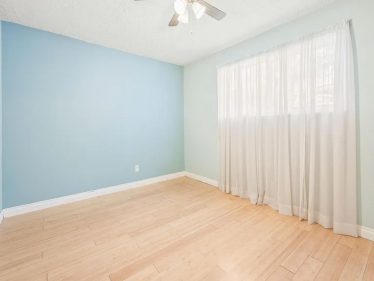 1015 SW Bertha Blvd #5 — Photo 14