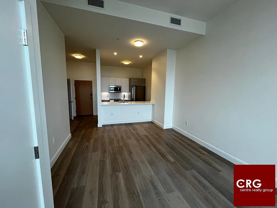 1077 Commonwealth Ave #209A