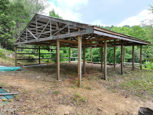 345 Charles Johnson Rd, Chuckey, TN 37641