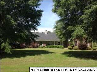64 Southfork Dr, Senatobia, MS 38668