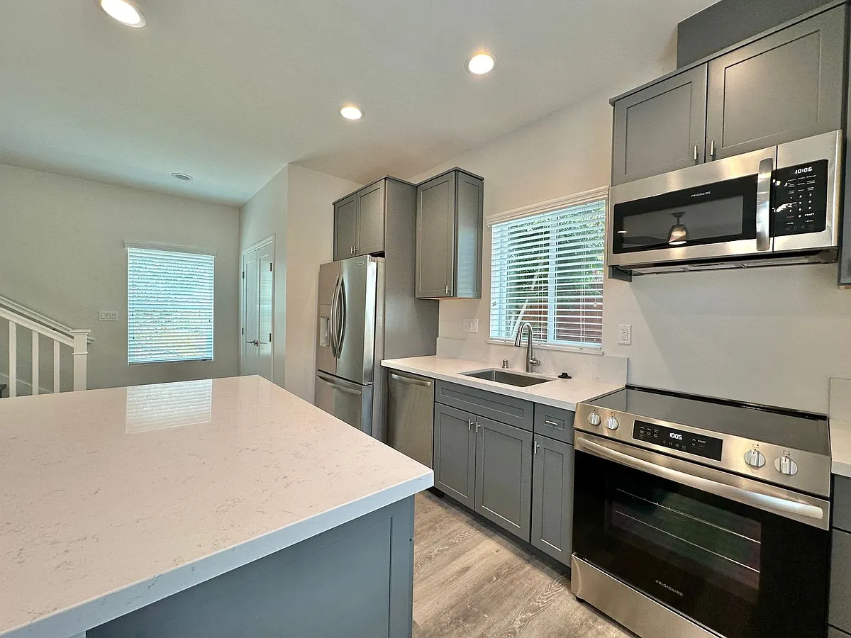 Building Photo - 5737 Campanile Way
