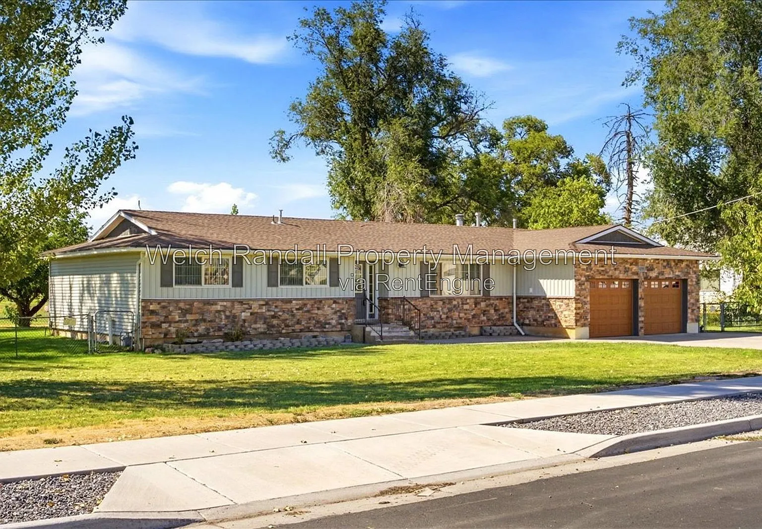 3 bed, 2.0 bath, 1444 sqft, $2,495 — Photo 2