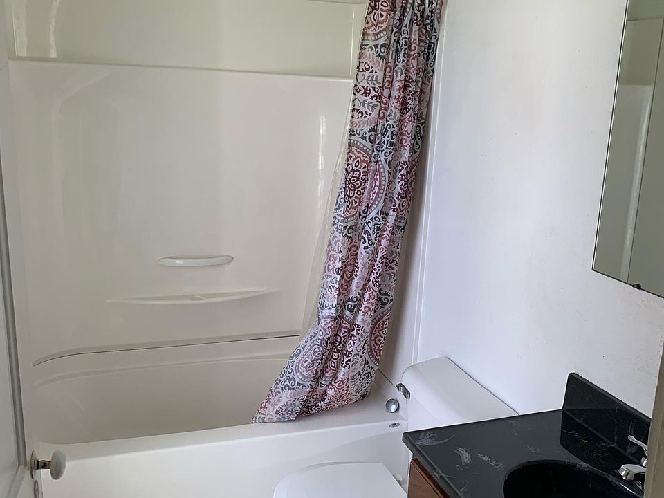 1st image of 419 E 3rd St #419