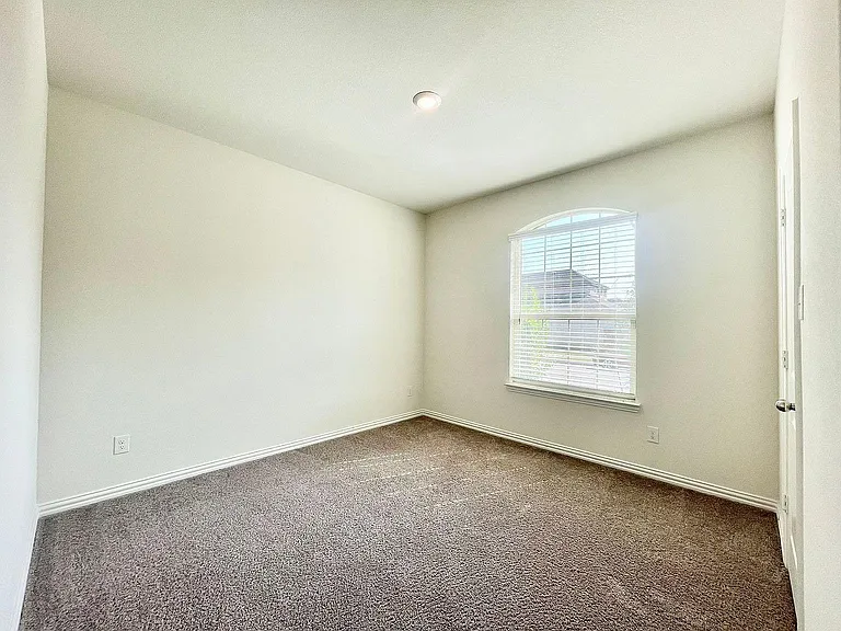 4619 Cleves Ave — Photo 14