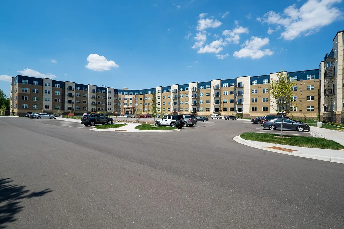 Building Photo - Viridian Central