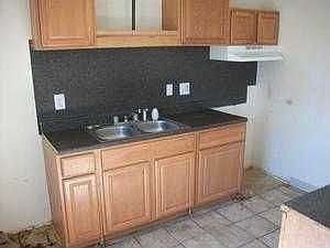 4th image of 217 Glen Oak Cir