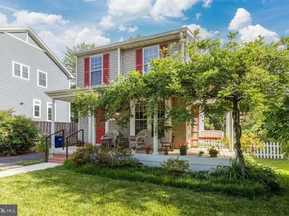 2708 E Side Dr, Alexandria, VA 22306
