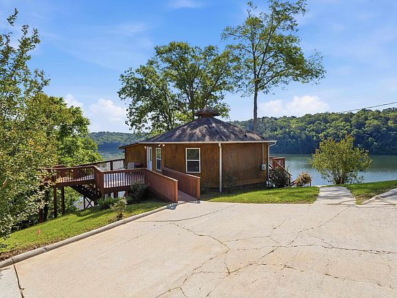 5th image of 1595 Overlook Point