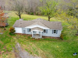 411 Purtle Rd, Lafayette, TN 37083