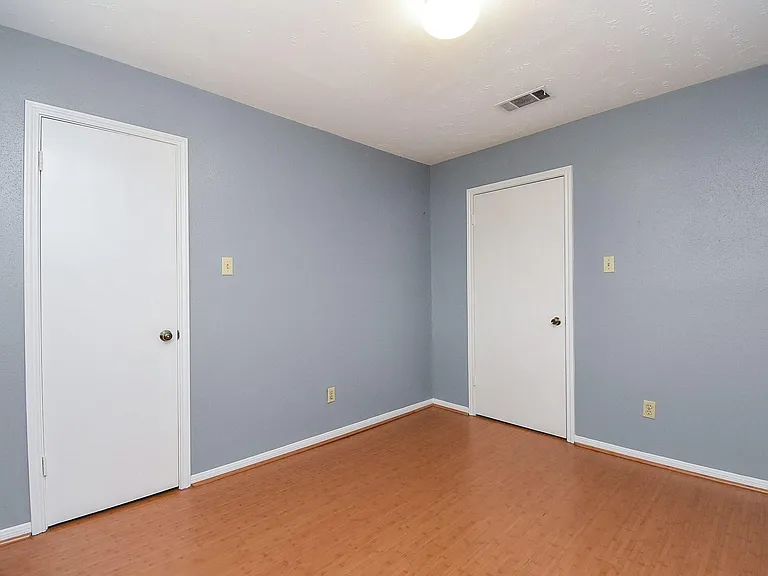 7822 Greenedge Dr — Photo 16