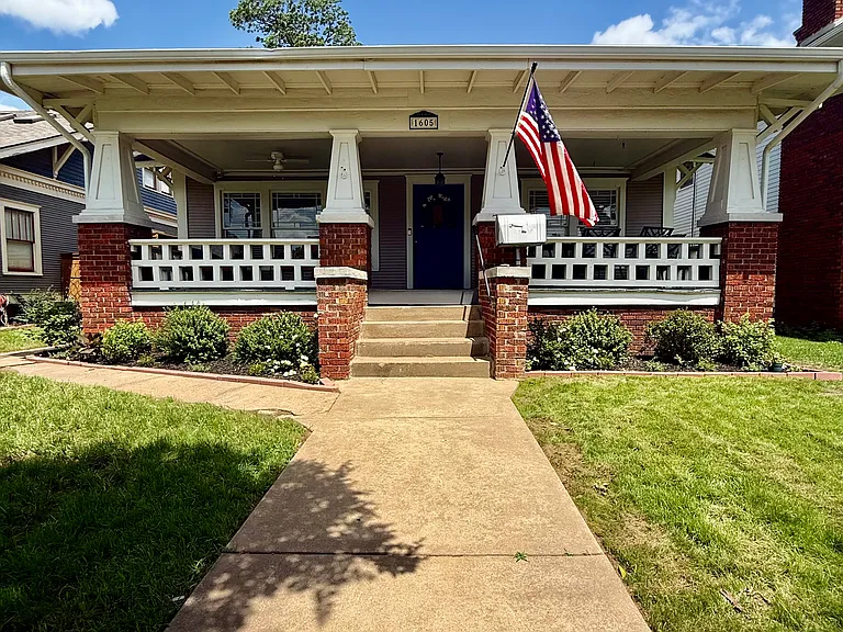 1605 S Detroit Ave — Photo 2