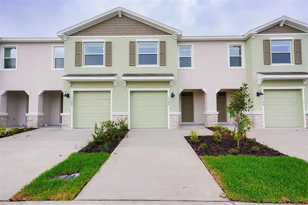 3 bed, 2.5 bath, 1673 sqft, $2,200 — Photo 4