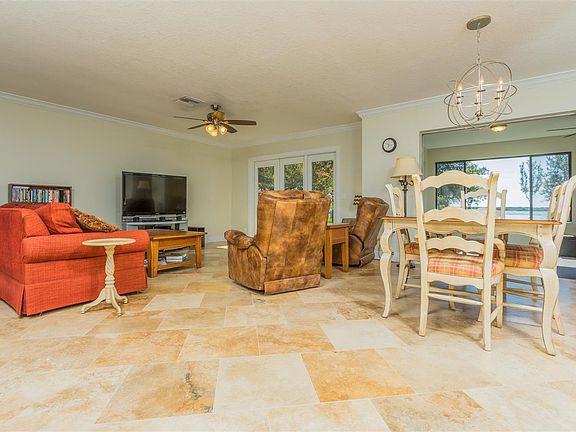 5th image of 1060 Alcala Dr