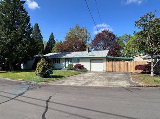 635 SE Juniper Ct E, Gresham, OR 97080