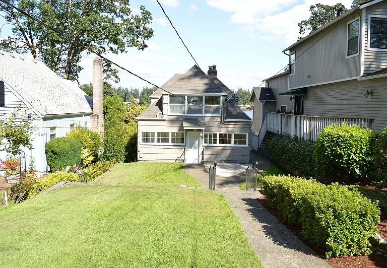 9011 Gramercy Pl SW — Photo 5