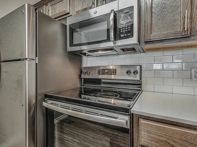 Experience the elegance of a modern kitchen with high-end finishes.