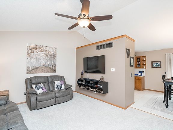 2nd image of 530 N 9th St