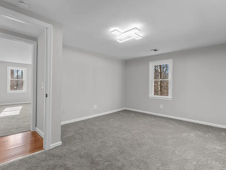 40 Harkness Dr — Photo 22