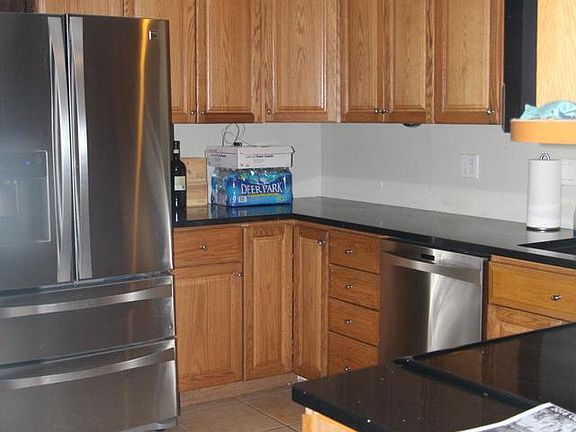 5th image of 965 Woodland Cir