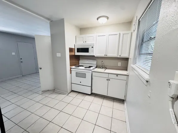 Stadiums Edge II Apartments (Studio/1 Bath), 763 W Roosevelt St #2e5a887ad, Baton Rouge, LA 70802