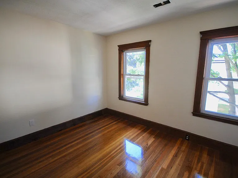 25 Taylor St — Photo 6
