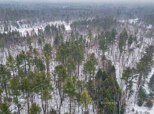 8 Clark Line Rd, Addington Highlands, ON K0H1P0