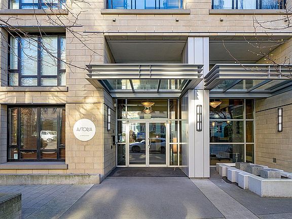 4th image of 751 Fairfield Rd #604