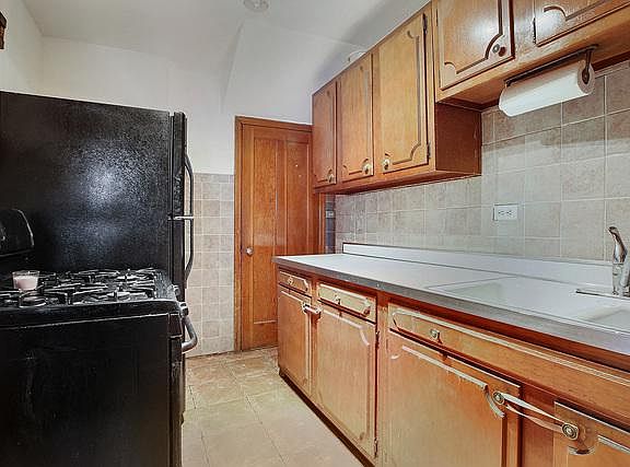 4th image of 11328 S Avenue L