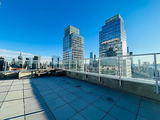 Rented by Living Quest Real Estate Inc. | media 28