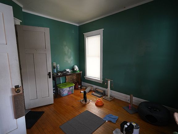 Front bedroom looking NE