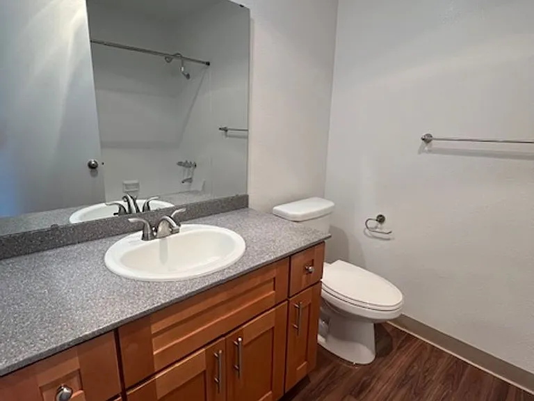 Shannon South Apartments — Photo 10