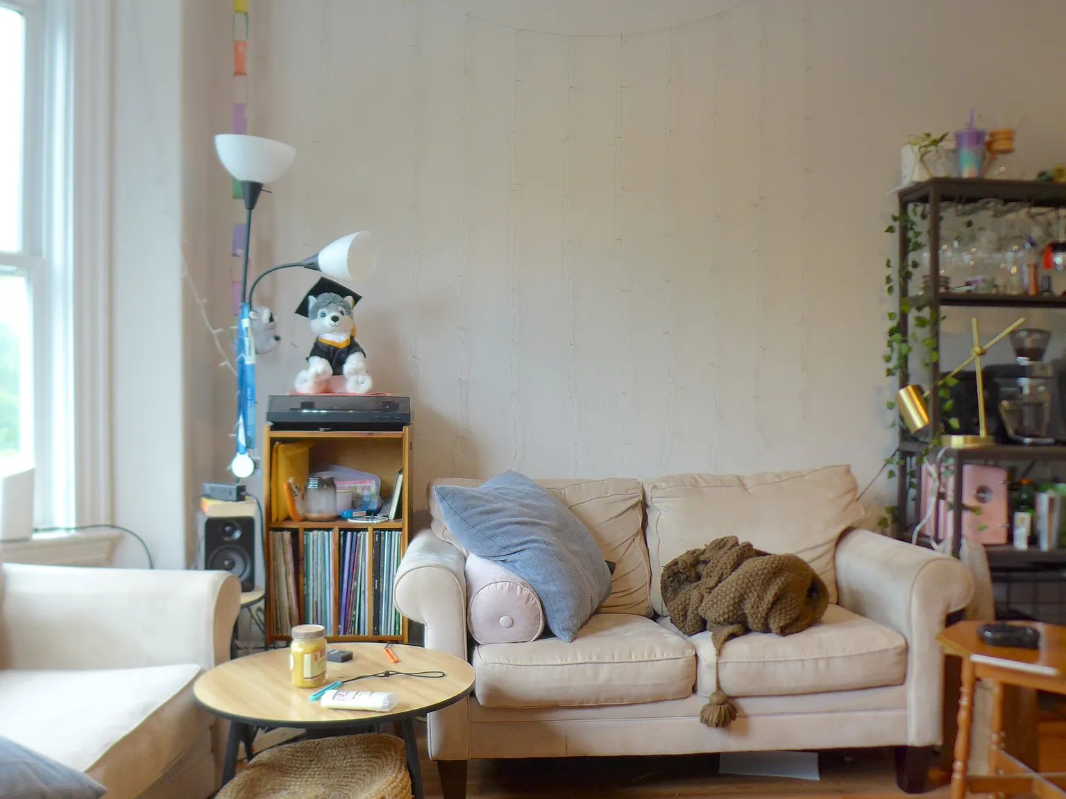 3 bed, 9999 sqft, $4,000 — Photo 3