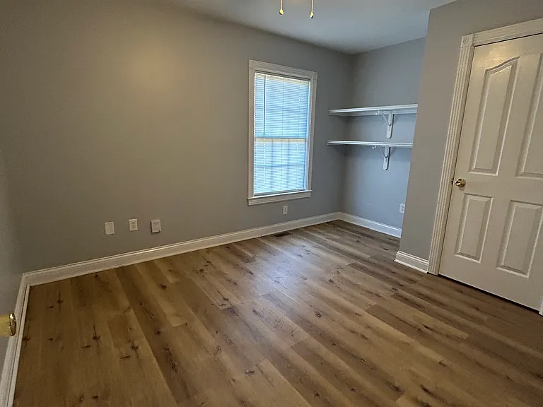 343 Reynolds Dr — Photo 7