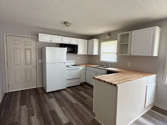 2nd image of 3108 Plantation Dr #B