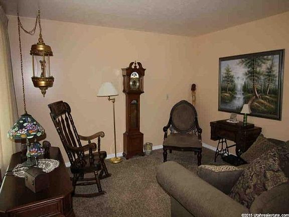 3rd image of 3002 W Kronborg Cir